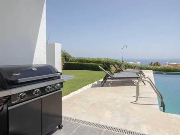 La Duquesa  – Modern villa – Sea Views