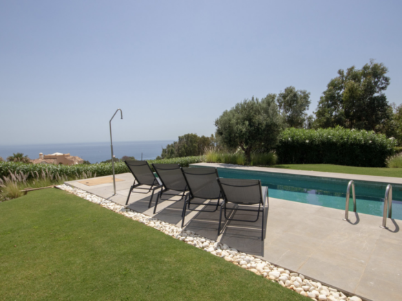 La Duquesa  – Modern villa – Sea Views