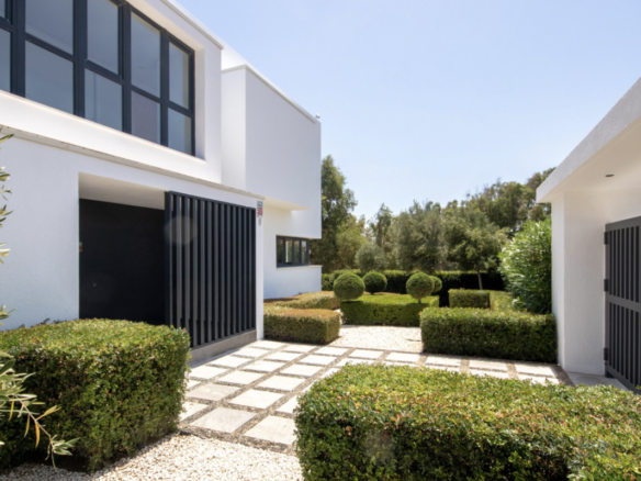 La Duquesa  – Modern villa – Sea Views