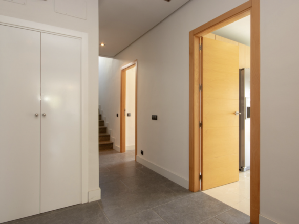La Duquesa  – Modern villa – Sea Views