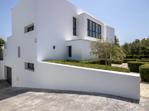 La Duquesa  – Modern villa – Sea Views