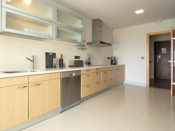 La Duquesa  – Modern villa – Sea Views