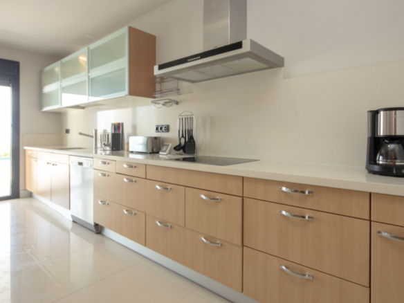 La Duquesa  – Modern villa – Sea Views