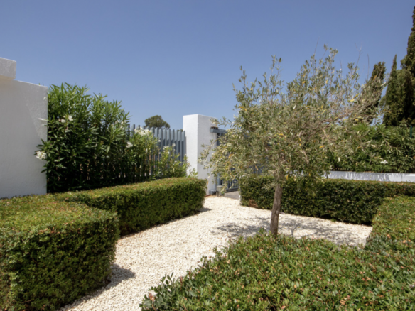 La Duquesa  – Modern villa – Sea Views