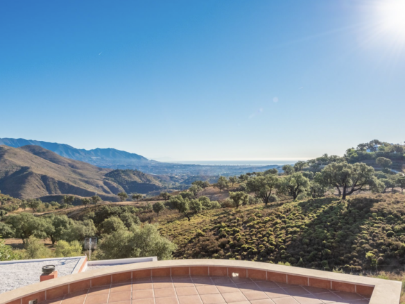 LA MAIRENA – Hilltop Mansion – Panoramic Views