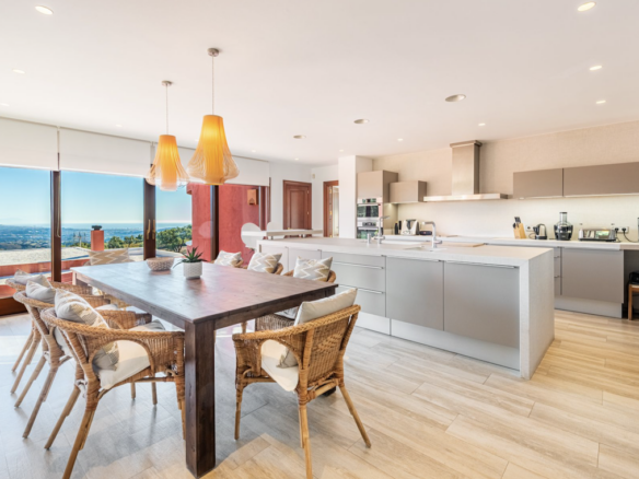 LA MAIRENA – Hilltop Mansion – Panoramic Views
