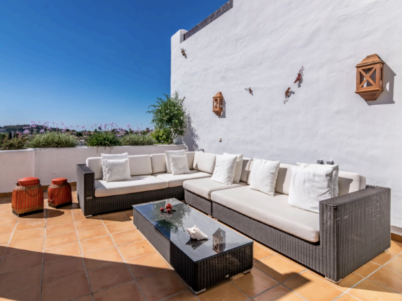 Nueva Andalucia – 3B Duplex Penthouse – Nice Views