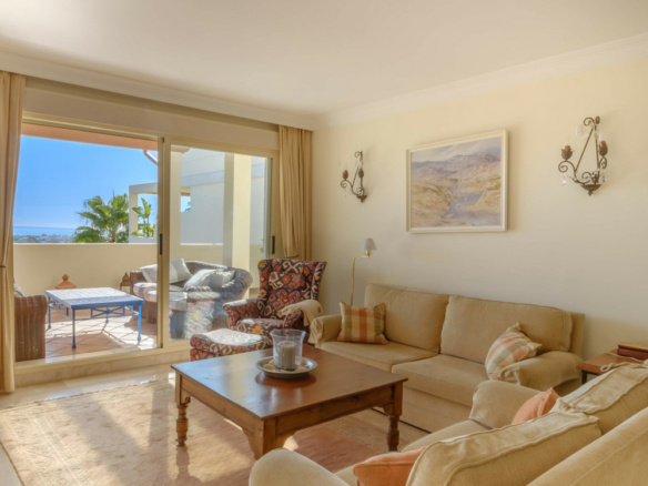 Nueva Andalucia – 4B Penthouse -Sea Views