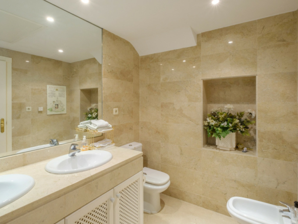 Nueva Andalucia – 4B Penthouse -Sea Views