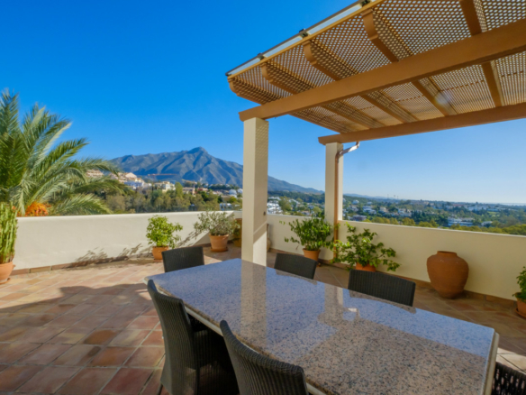 Nueva Andalucia – 4B Penthouse -Sea Views