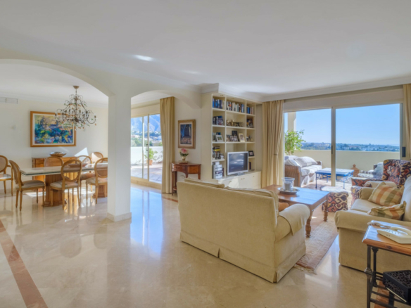 Nueva Andalucia – 4B Penthouse -Sea Views