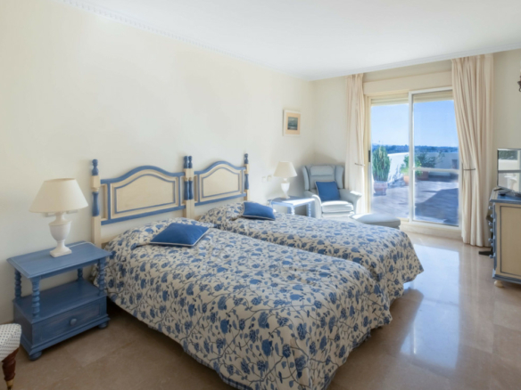 Nueva Andalucia – 4B Penthouse -Sea Views