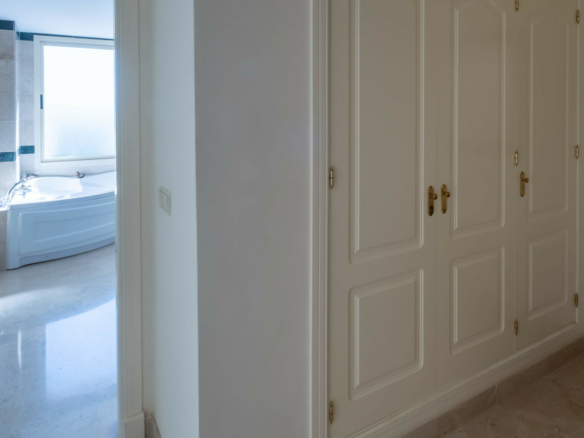 Nueva Andalucia – 4B Penthouse -Sea Views