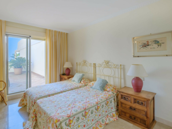 Nueva Andalucia – 4B Penthouse -Sea Views