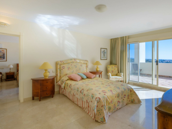 Nueva Andalucia – 4B Penthouse -Sea Views