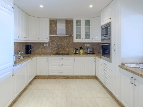 Nueva Andalucia – 4B Penthouse -Sea Views