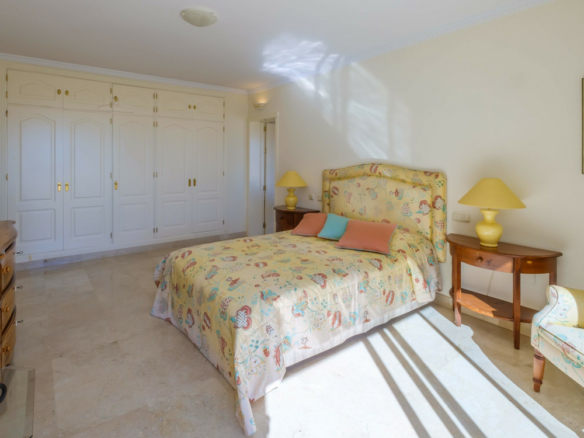 Nueva Andalucia – 4B Penthouse -Sea Views