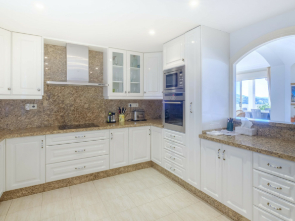 Nueva Andalucia – 4B Penthouse -Sea Views