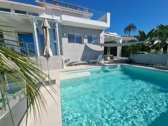 Nueva Andalucia – Modern villa – Turn Key – Sea views