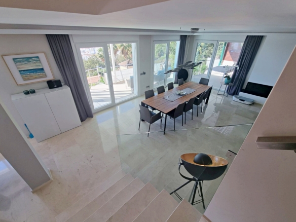 Nueva Andalucia – Modern villa – Turn Key – Sea views