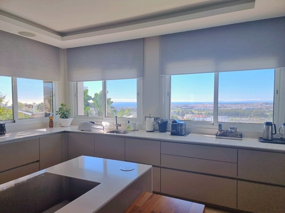 Nueva Andalucia – Modern villa – Turn Key – Sea views