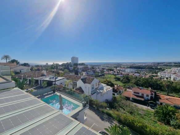 Nueva Andalucia – Modern villa – Turn Key – Sea views