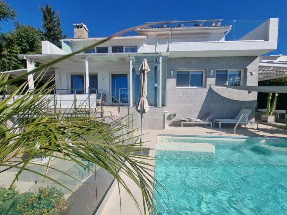 Nueva Andalucia – Modern villa – Turn Key – Sea views