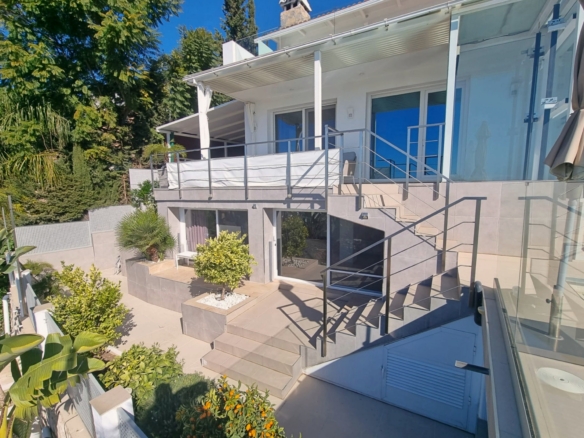 Nueva Andalucia – Modern villa – Turn Key – Sea views
