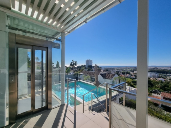 Nueva Andalucia – Modern villa – Turn Key – Sea views