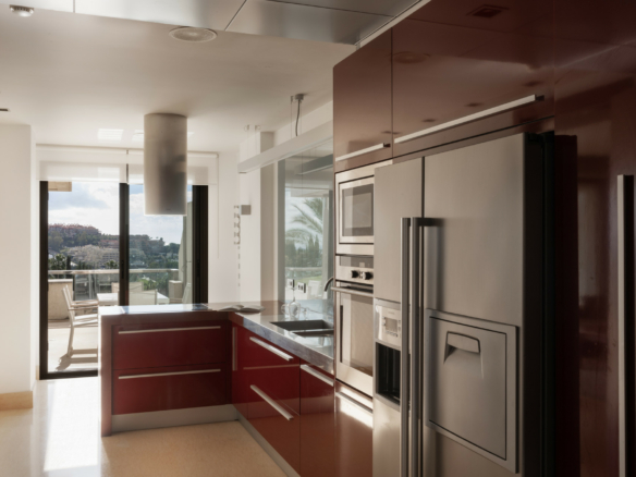 Nueva Andalucia – South facing contemporary Apartment – Sea Views