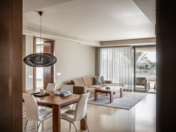 Nueva Andalucia – South facing contemporary Apartment – Sea Views