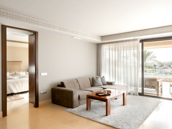 Nueva Andalucia – South facing contemporary Apartment – Sea Views