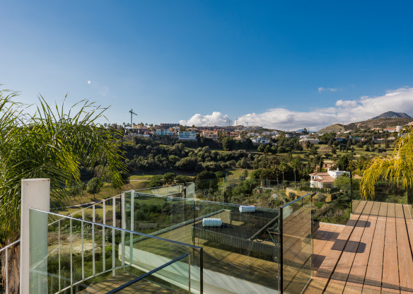 Reduced – Benahavis – Modern villa – Sea & Golf Views