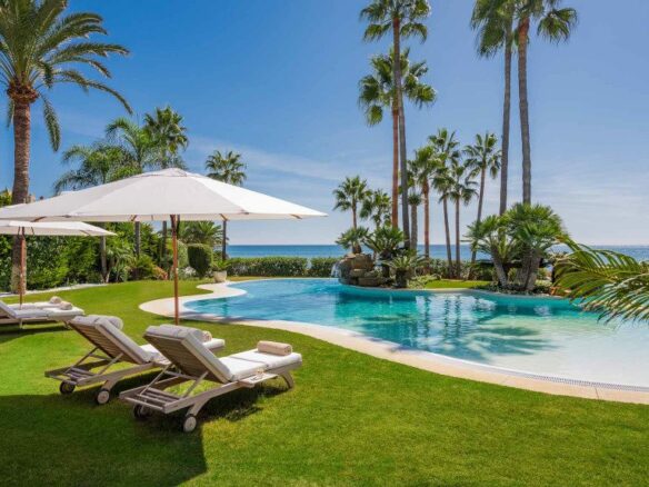 For Rent – Marbella East – Beachfront Mansion – Holiday Rental