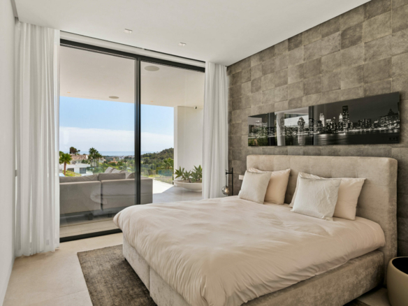 Benahavis – Contemporary 7B Villa – Sea & Golf Views