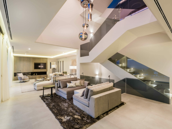 Benahavis – Contemporary 7B Villa – Sea & Golf Views