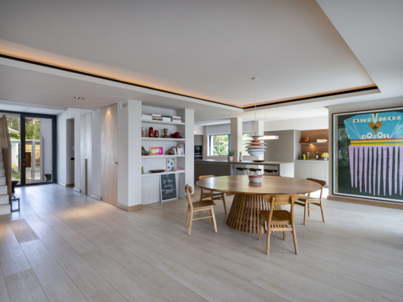 Nueva Andalucia – Modern 5B Villa – 1st Line Golf