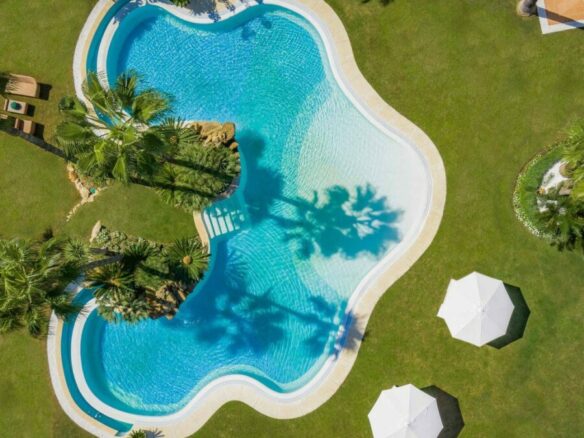 For Rent – Marbella East – Beachfront Mansion – Holiday Rental