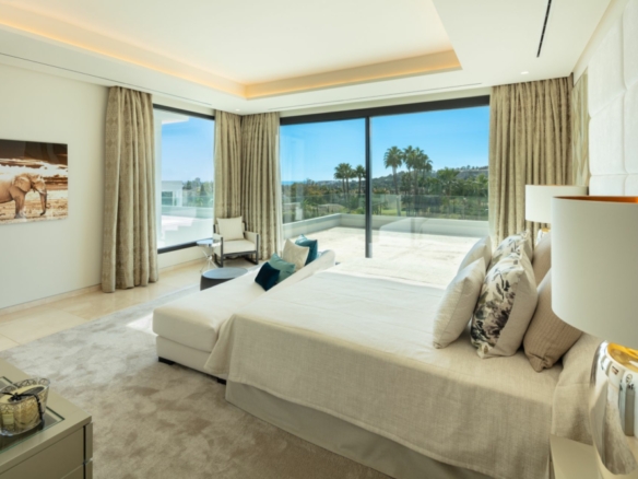 SOLD   – Nueva Andalucia – Modern 6B villa – Panoramic views 🌟