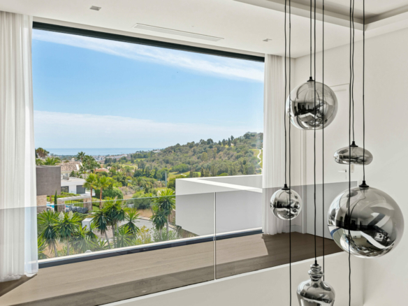 Benahavis – Contemporary 7B Villa – Sea & Golf Views