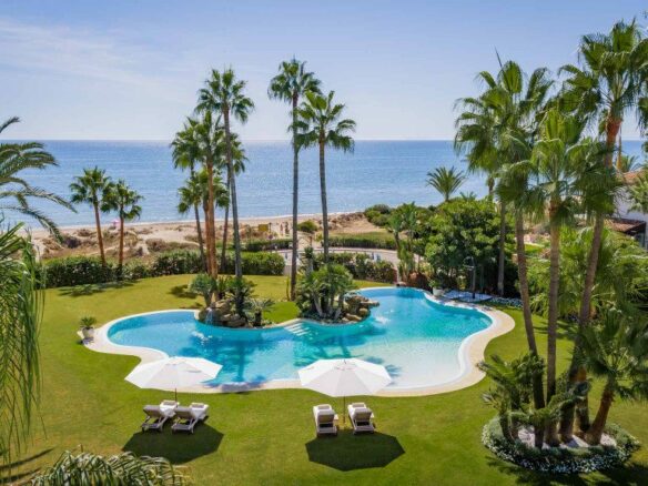 For Rent – Marbella East – Beachfront Mansion – Holiday Rental