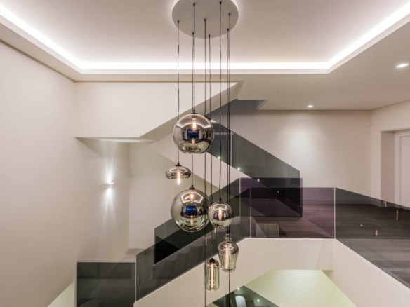 Benahavis – Contemporary 7B Villa – Sea & Golf Views