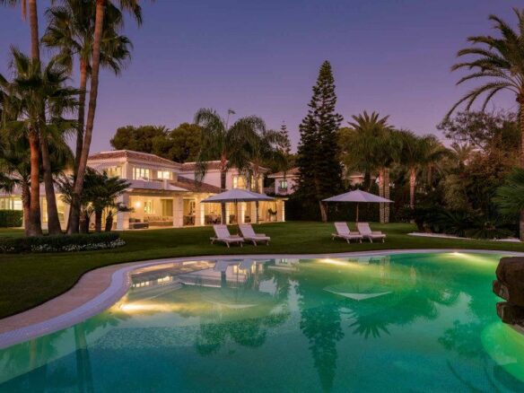 For Rent – Marbella East – Beachfront Mansion – Holiday Rental