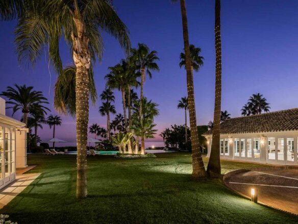 For Rent – Marbella East – Beachfront Mansion – Holiday Rental