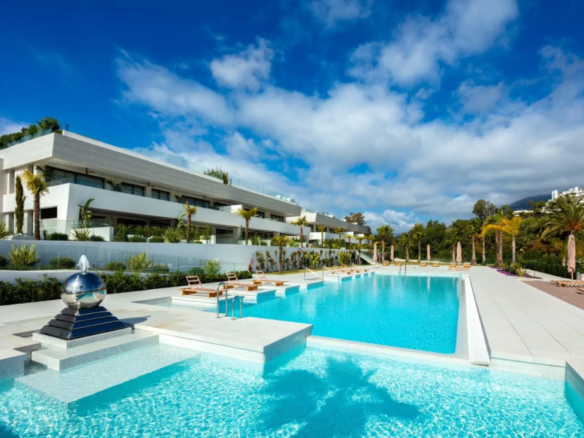 Golden Mile – New Luxury Apt & Penthouses