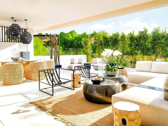 Golden Mile – New Luxury Apt & Penthouses