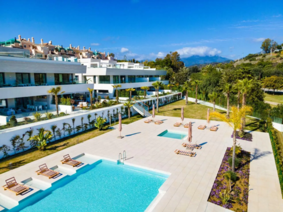 Golden Mile – New Luxury Apt & Penthouses