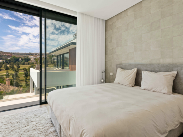 Benahavis – Contemporary 7B Villa – Sea & Golf Views