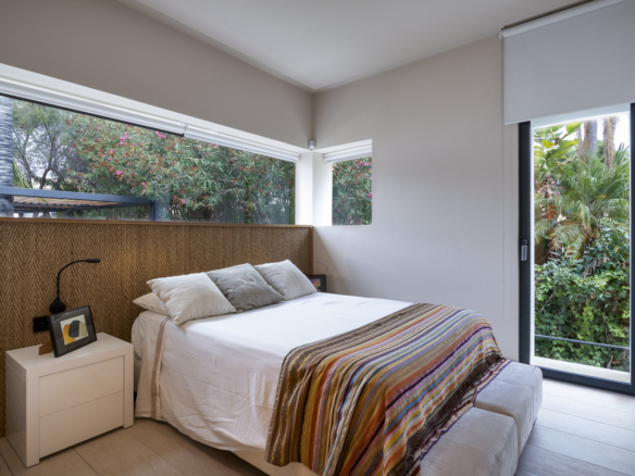 Nueva Andalucia – Modern 5B Villa – 1st Line Golf