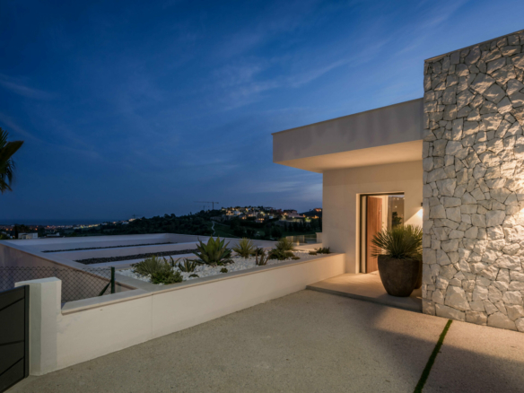 Benahavis – Contemporary 7B Villa – Sea & Golf Views